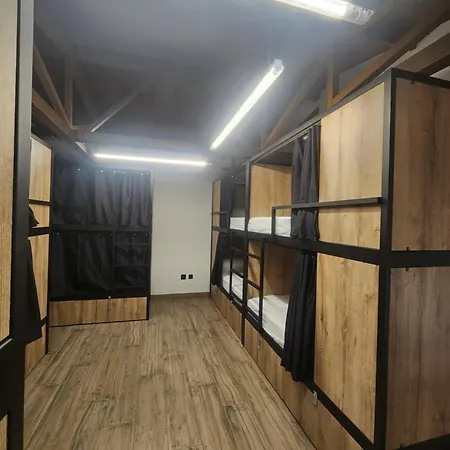 Hostel La Santa Siesta *