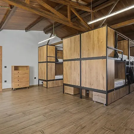 La Santa Siesta Hostel *