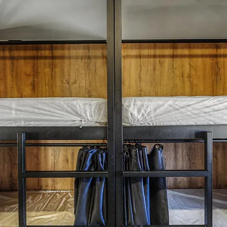 La Santa Siesta Hostel