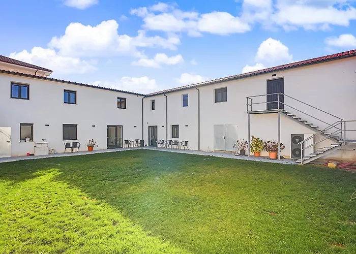 호스텔 La Santa Siesta *